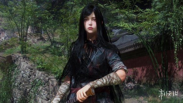 《明末》无常幻化为渡鸦：完美契合！美女总有相似点！